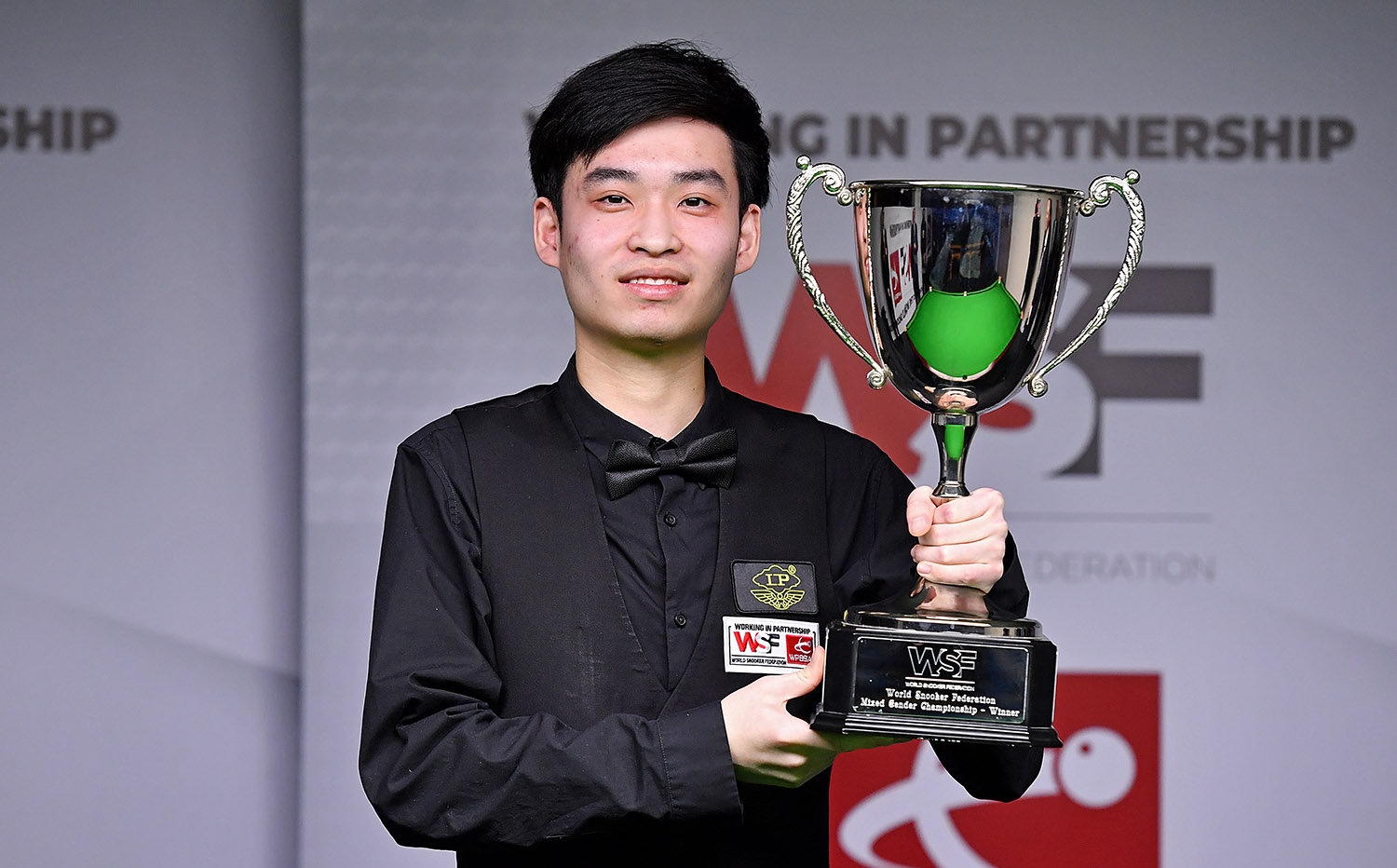 缺席对阵乌 缺席对阵乌