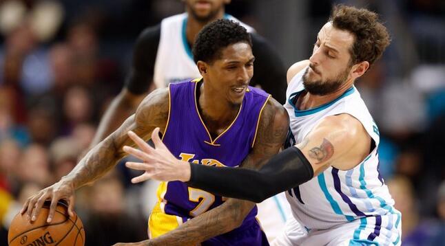 的队友相辅 的队友相辅