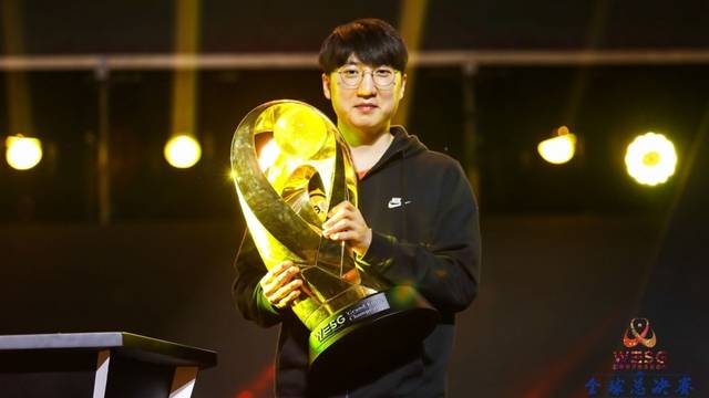 逐渐成为众 逐渐成为众